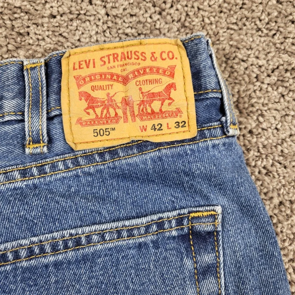 Levi Strauss 505 Mens W42 L32 Blue Denim‎ Jeans Straight Fit Classic